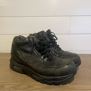 NIKE WATERPROOF LEATHER BLACK BOOTS